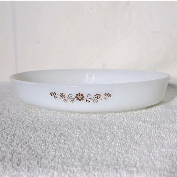 Vintage Dynaware Pyr-O-Rey Brown Daisy Shallow Oval Milk  Glass Casserole Dish - Picture 1 of 10